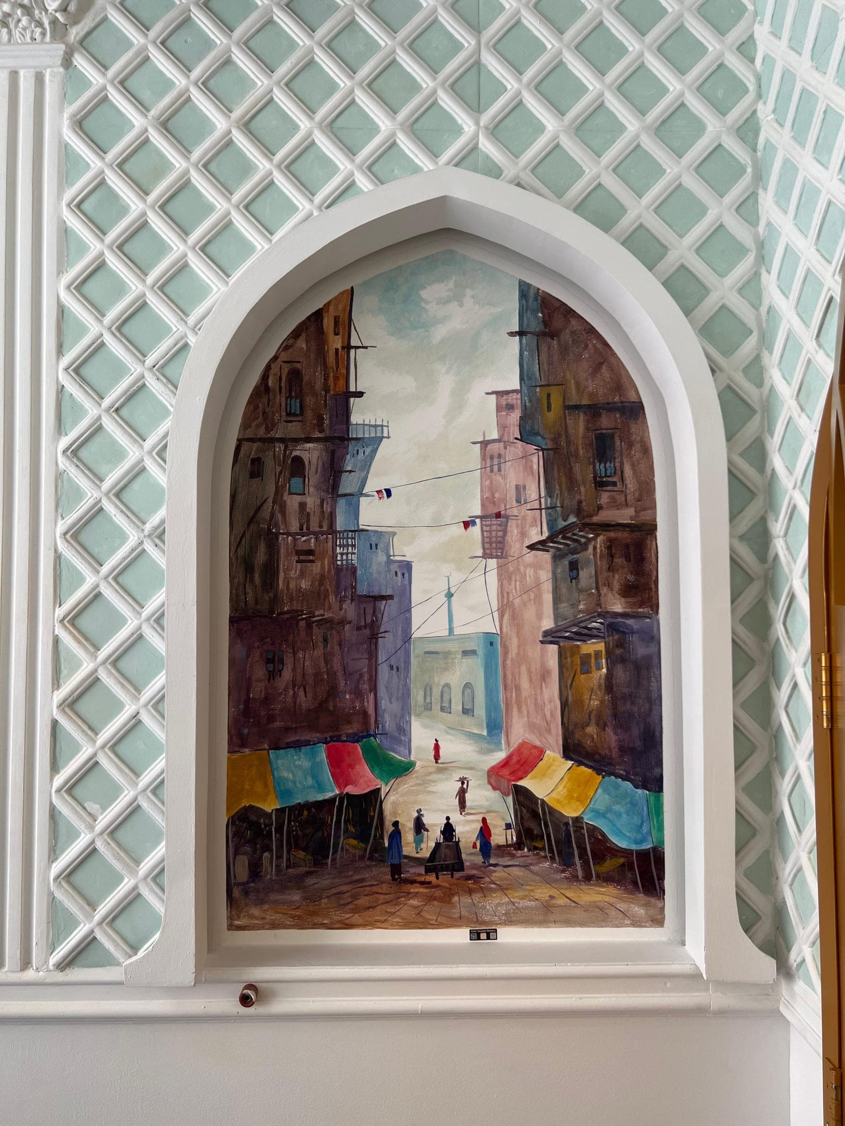 Painted niche mural — bazaar arch
